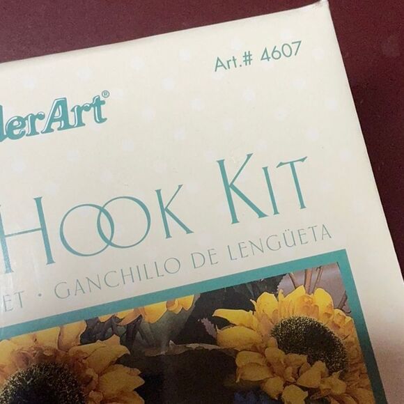 WonderArt Sunflower Latch Hook Kit - Picture 5 of 7